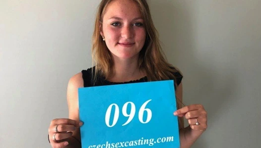 Çek büyük göğüsler manken tereza manken olmaya çalışıyor