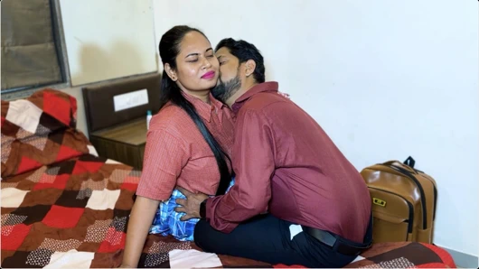 Öğretmen öğrenciyi eve getirdi.