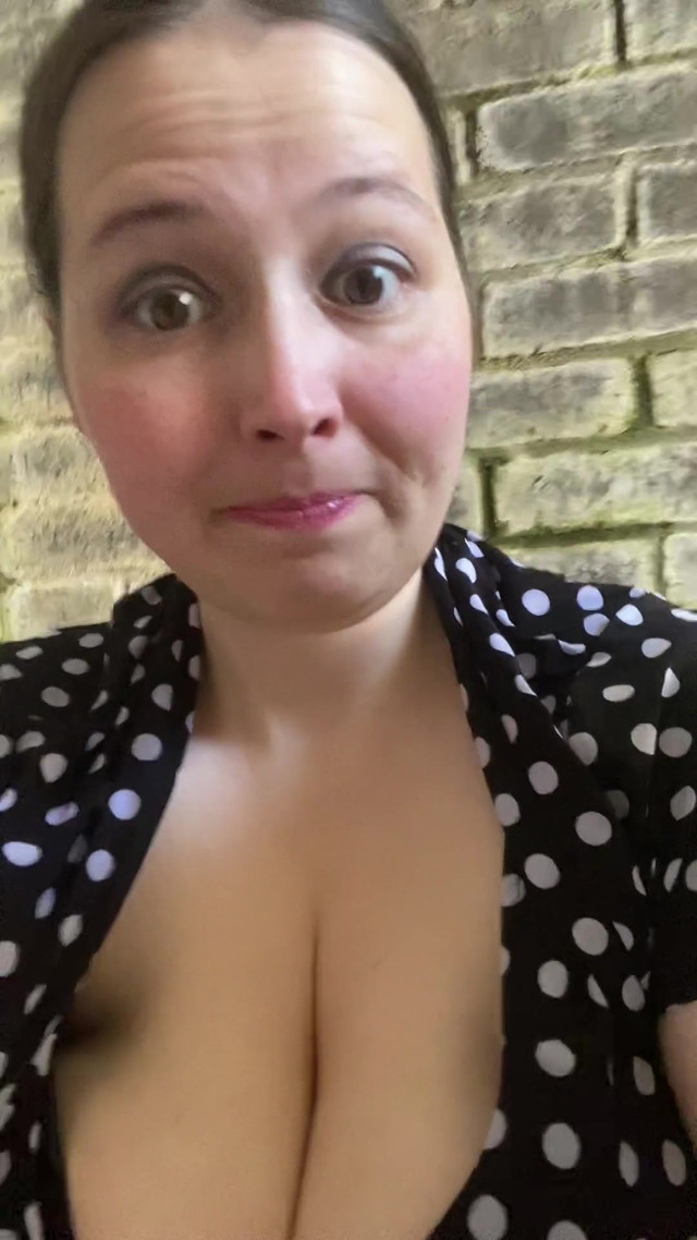 Public Outdoor Msturbation until I move it inside