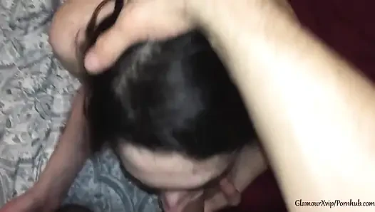 Üvey kız kardeşimle konuşurken yarağını ağzıma soktu!