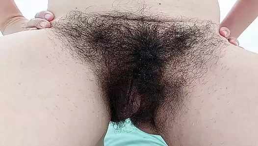 Amatör evli kadın çok kıllı amcığını, büyük göğüslerini, büyük meme uçlarını 🔥 gösteriyor mu? Büyük götlü latin, kıllı amcık.