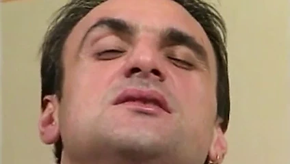 Çirkin büyükanne r20