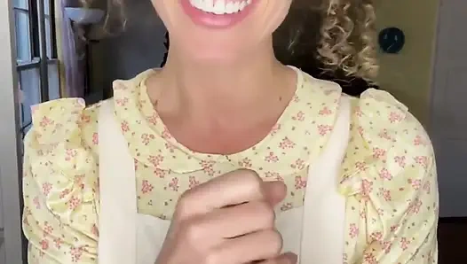 Oh canım yakında uygun üvey anne ile biraz daha eğlence geliyor!