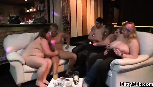 Dev göğüsler bbw hoşlanır emme ve kahrolası