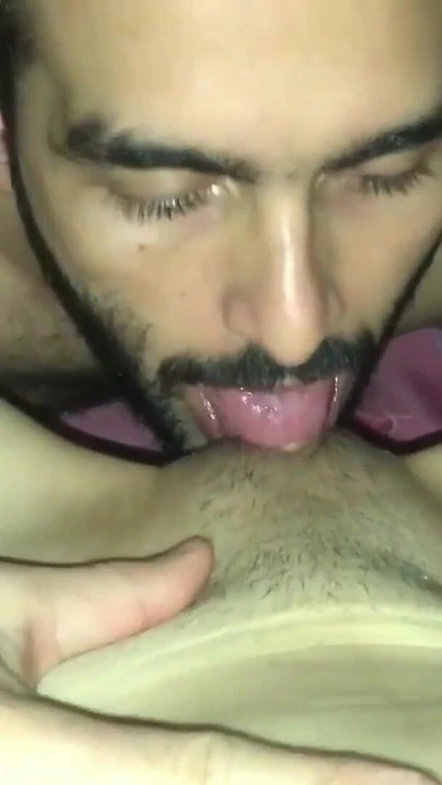 Üvey kızımın amını sikmeye karşı koyamıyorum - İspanyolca porno | Klip 1