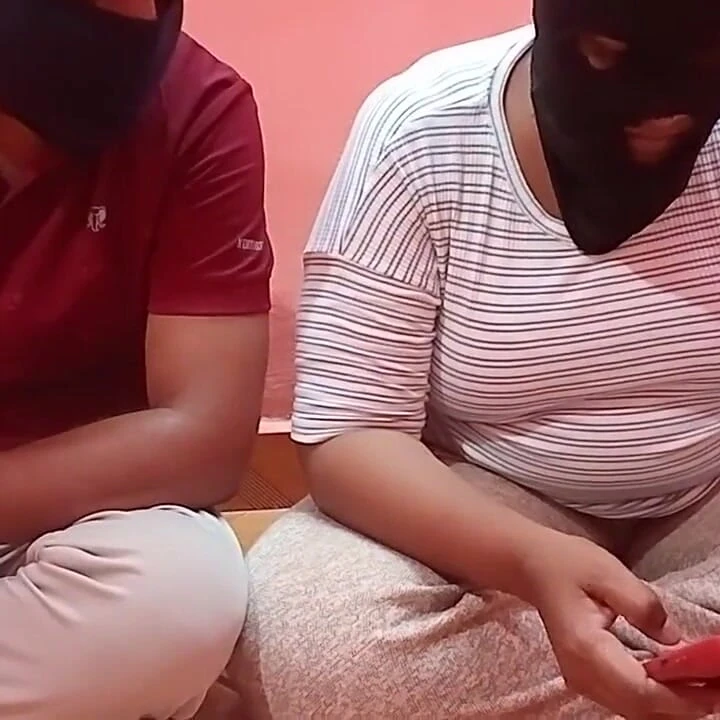 Dostt uygulaması müşteriyle ateşli edepsizce konuşuyor