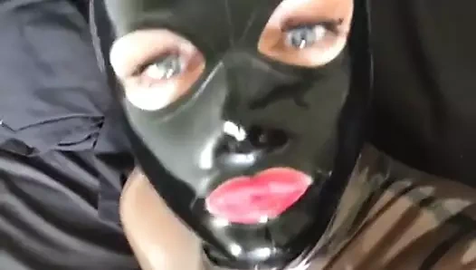 lateks kedi kıyafeti