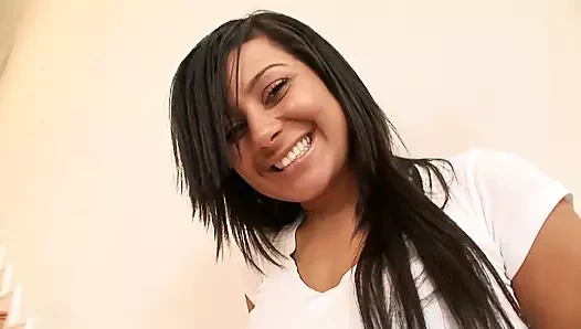 Zar zor yasal samira kahverengi saçlı bir sürtüğü öpüyor