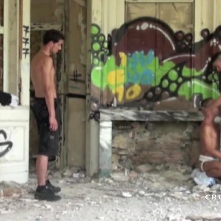 Twink exhib seyir halinde anonim heteroseksüeller tarafından sikiliyor
