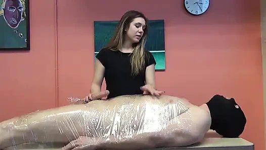 Bossy Violet Volume 2 başrolde Violet Thompson