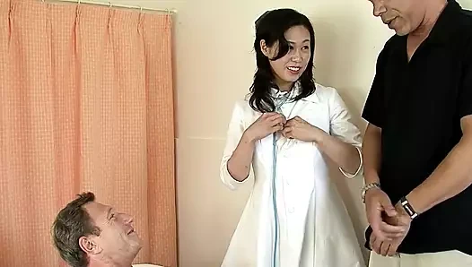 Asyalı hemşireyle yaptık