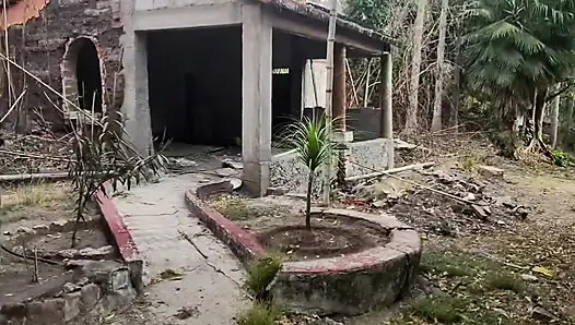 Çıplaklar partisine gittik