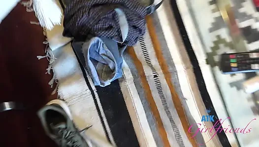 Dez ıslak azgın amının içine boşalmanı istiyor