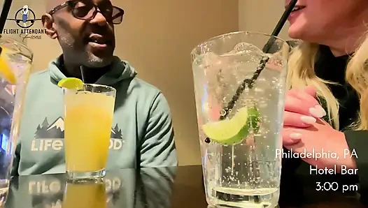 Biraz büyük zenci şeker alıyor