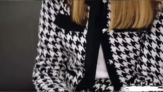 Bir kızı seks için baştan çıkardı