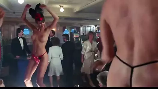 Çıplak ünlüler (sadece göğüsler sahne 1)