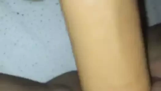 Islak amcığı sikiyorum