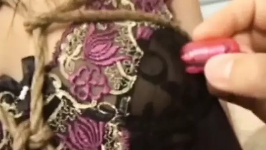 Bağlı Asya hottie becerdin sert ve hızlı