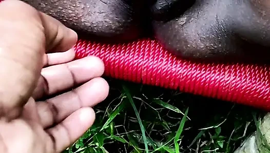 Erkek arkadaşının yarağıyla yağmurda eğlence