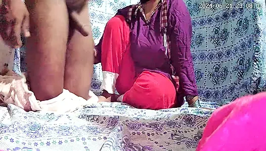 Hintli hatun ve sevgilisi otel odasında sikişiyor