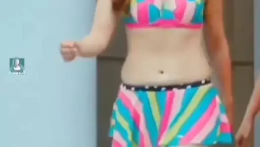 Juhi chawla instagramda canlı yayında sırılsıklam oldu