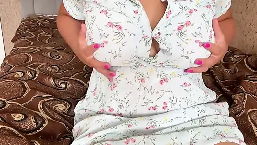 Islak ve zonklayan amcığıma bak