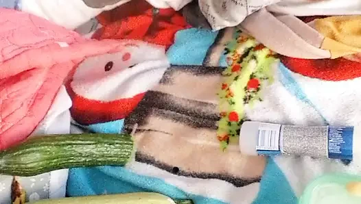 Amateur wife fingers her pussy until orgasm. Sexy mom makes breakfast, hairy pussy, big tits.