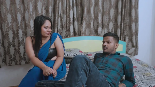 Hintli ateşli beutyfull desi kız sari için erkek arkadaşını davet ediyor sert seks net Hintçe ses