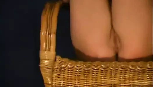 Ben petra, amı tıraşlı esmer bir kamera kızıyım ve bugün bir seks oyuncağının tadını çıkarmak istiyorum