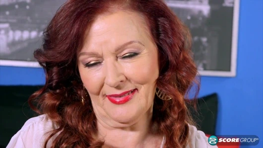 73 yaşındaki ateşli amcığı sik!