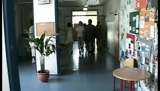 Büyük memeli Alman öğretmen dersten sonra döl yiyor