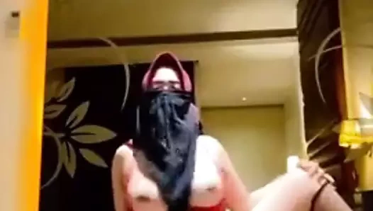 Jilboob sürtük oynuyor kendini ve gösterme kapalı