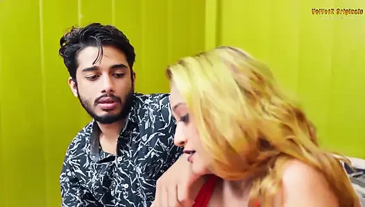 Hintli kız arkadaş ve padosi erkek arkadaşı tam çıplak seks yapıyor Hintçe porno videosu 4k