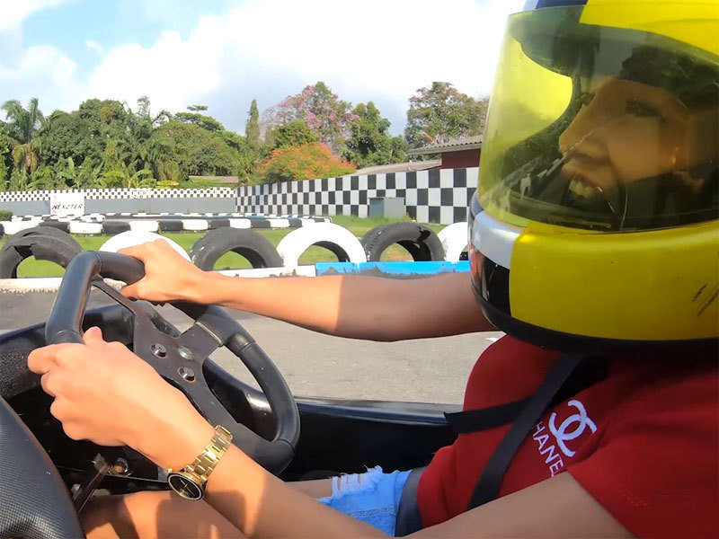 Büyük sahte memeler amatör Tayland genç gider karting ile seks sonra