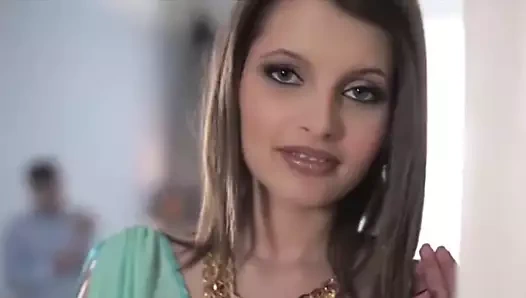 Pornhir binerken çift göt sikişi