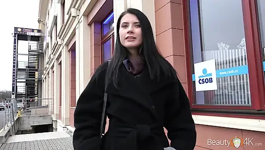 Ateşli bir hatun tek bir iltifatla nasıl sikişer