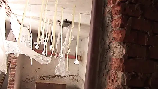 Genç fahişe için şişman yüze boşalma birçok şekilde sikiliyor