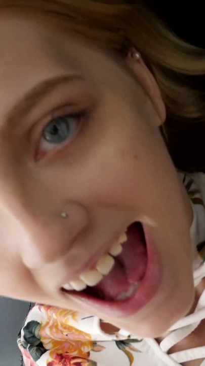 Masum tatlı Kate Bloom döllenmek istiyor