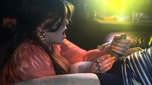 İnternetten Tanıştığı Adam İki Kez Çok Erken Boşaldı!