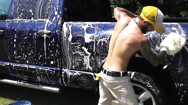 Etrafta Kimse Yokken