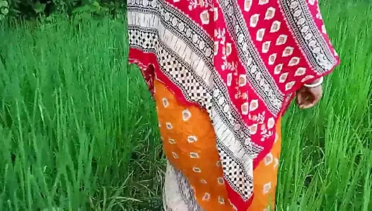 🔊? Hintçe ses - bebek ve üvey erkek kardeş açık havada seks yapıyor