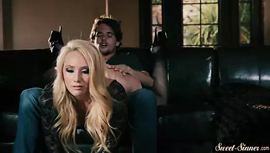 Pussylicked genç memnun tarafından üvey