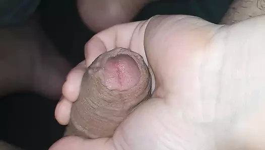 Üvey anne kızına üvey oğlunun yarağına nasıl mastürbasyon yapmayı öğretiyor