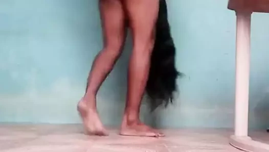 Bu arkadaşın üvey annesini dövün