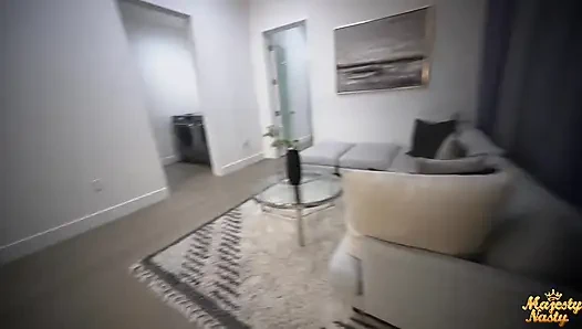 Misafirler gelmeden önce zenci evde sikiliyor