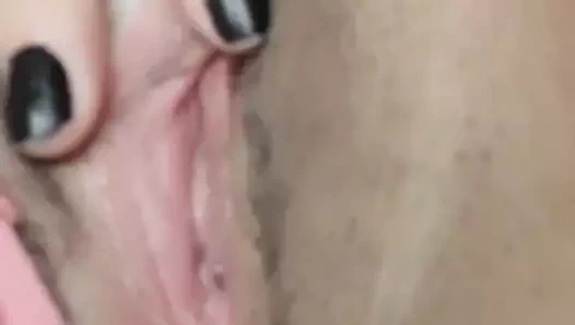 Kendime dokunmak isteyerek uyandım