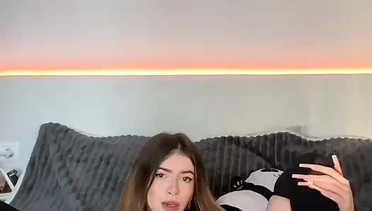Edepsiz ıslak vajinasını mahvetmek istiyor - xxx!