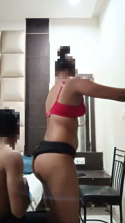 En iyi arkadaşımı evime getirdim, sonra birlikte romantik olduk, | Bölüm 1