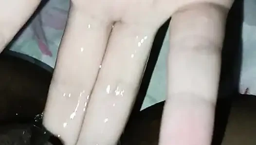 Seksi zenci sıska karımla boşalana ve fışkırtana kadar oynuyorum