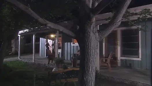 Bahçede ateşli sihirli gece...
